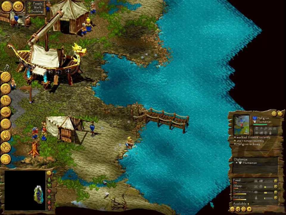 Bâtiment drakkar de Cultures (2000) avec un ponton au bord d'un lac