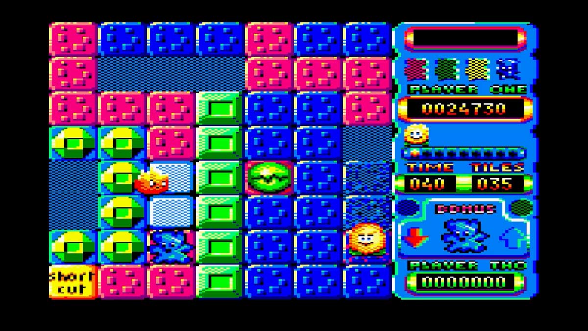 Flame-shaped enemy and bonus teddy bears to collect in Skweek