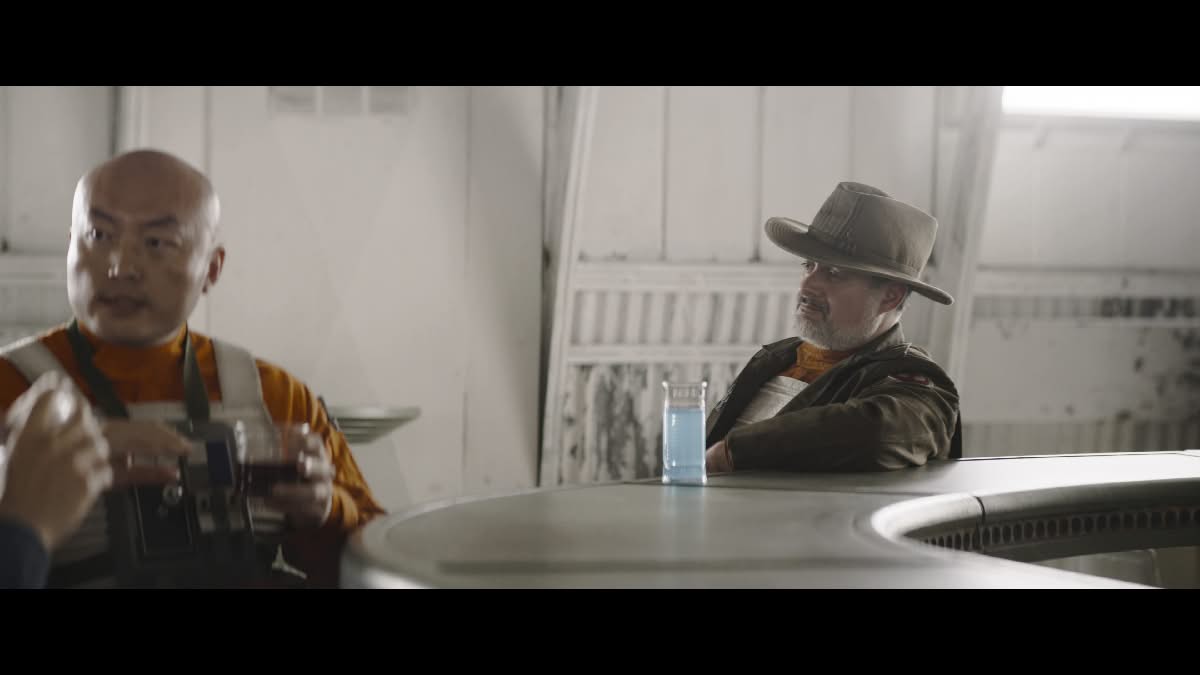 Caméo de Dave Filoni avec son chapeau de cowboy dans The Mandalorian 2026