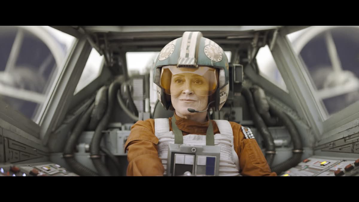Sigourney Weaver aux commandes de son X-Wing dans The Mandalorian 2026
