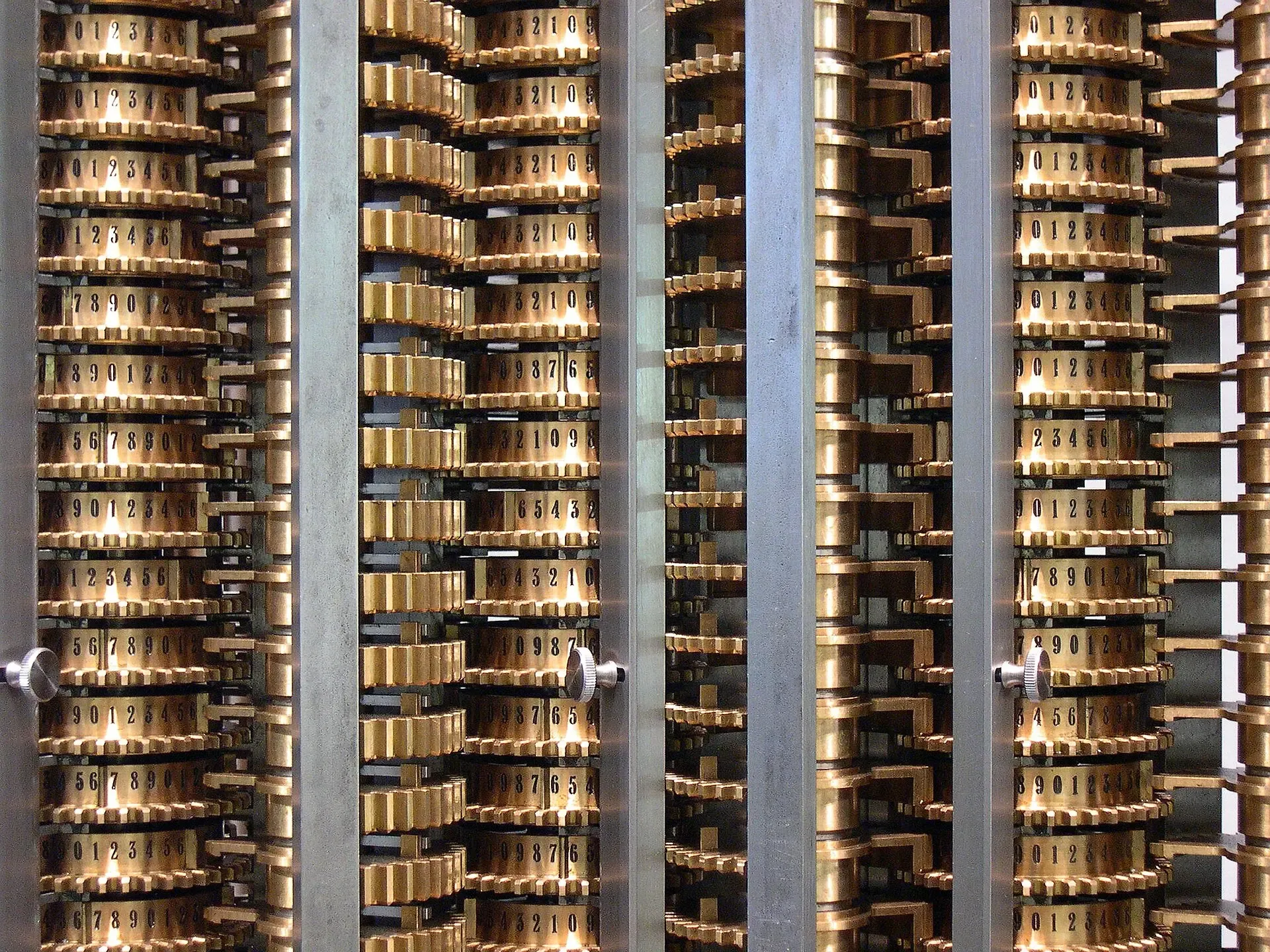 Zoom on the Difference Engine